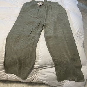 Blu Pepper Sage Green Textured Pants
